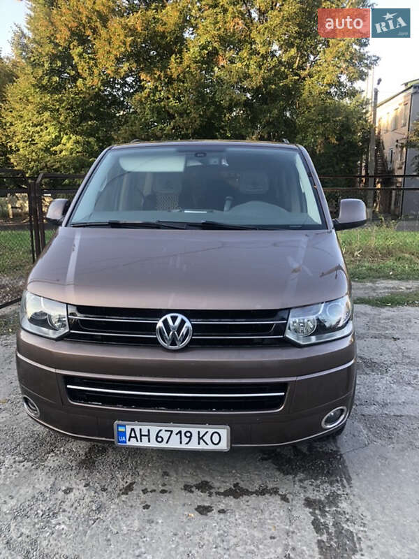 Volkswagen Caravelle 2013