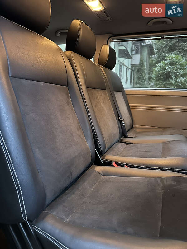 Volkswagen Caravelle 2013