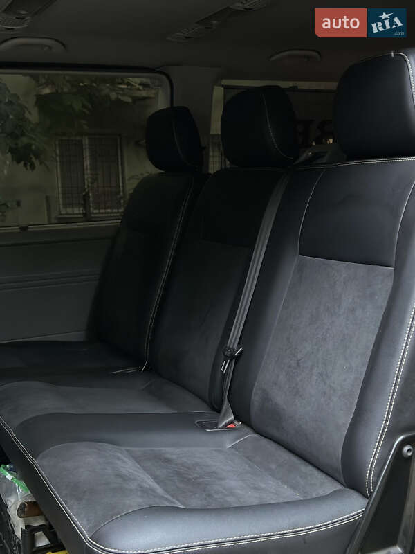 Volkswagen Caravelle 2013