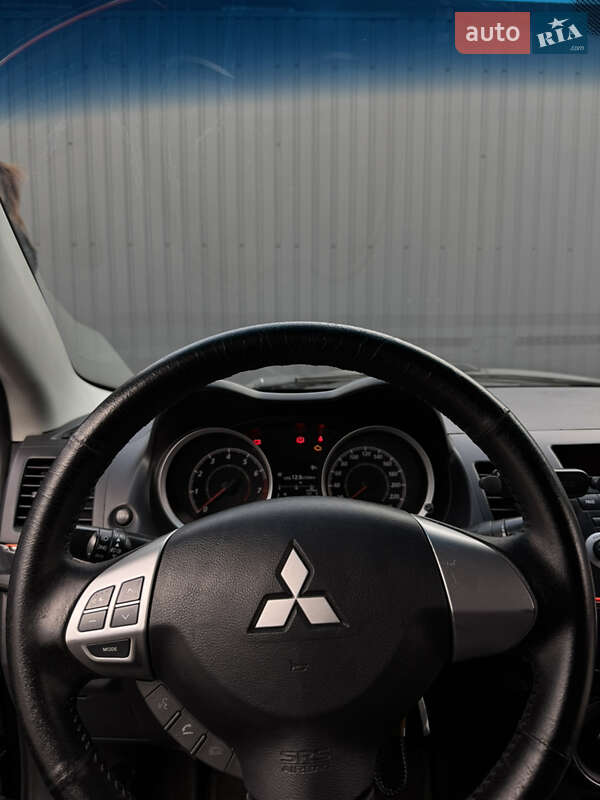 Mitsubishi Lancer 2012