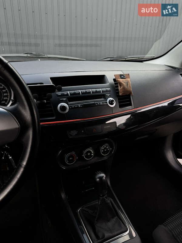 Mitsubishi Lancer 2012