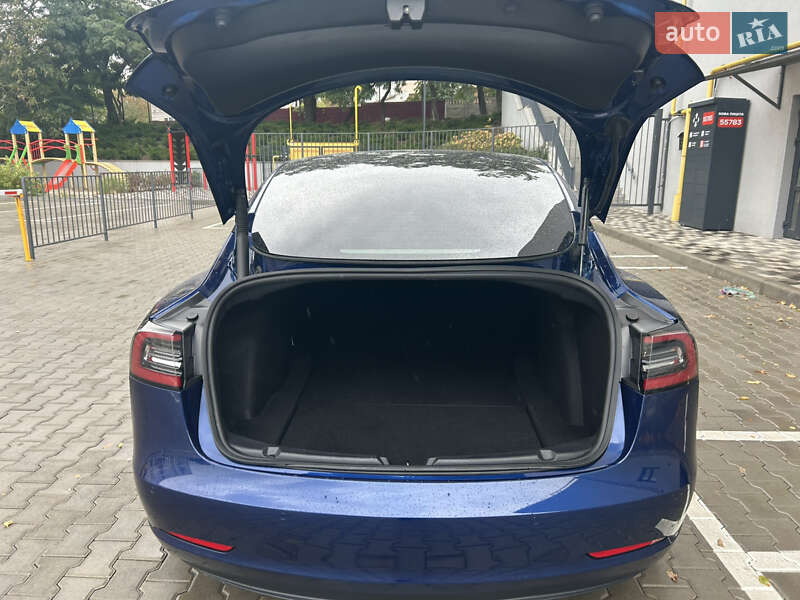 Tesla Model 3 2021