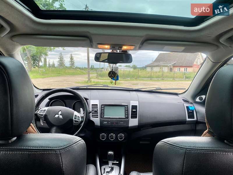 Mitsubishi Outlander 2011