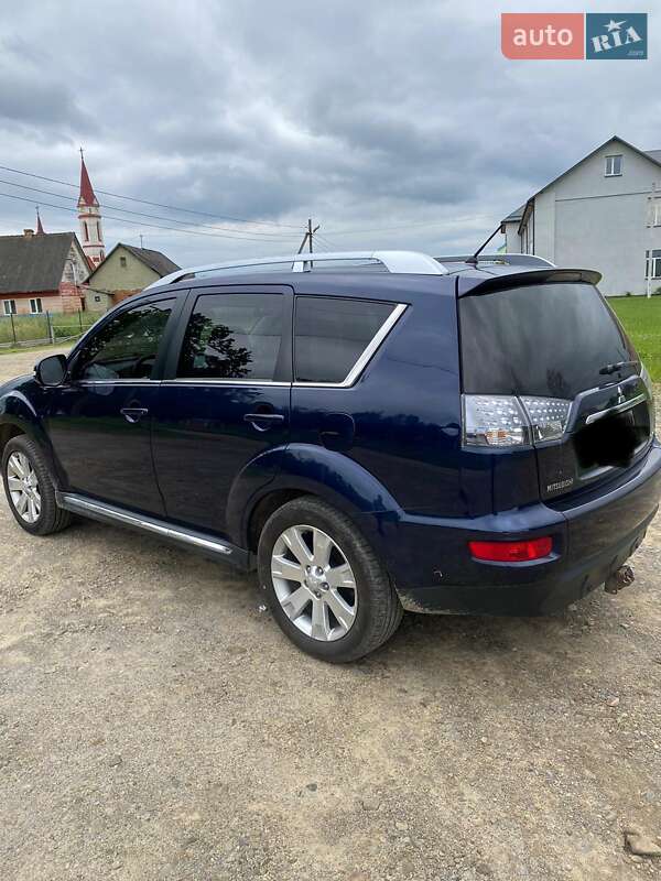 Mitsubishi Outlander 2011