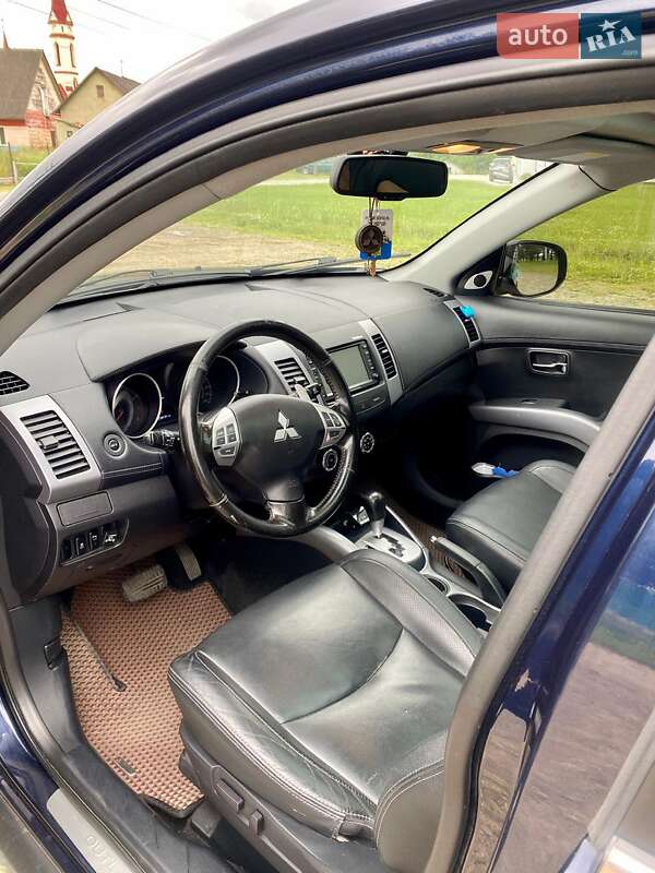 Mitsubishi Outlander 2011