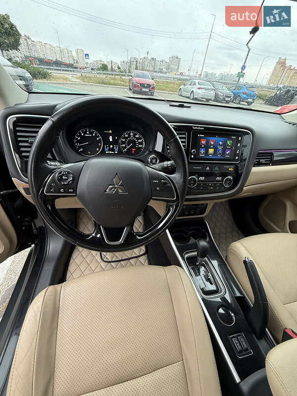 Mitsubishi Outlander 2017