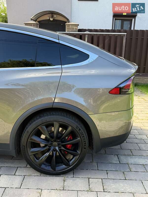 Tesla Model X 2016
