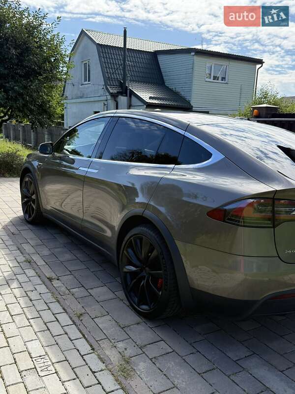 Tesla Model X 2016