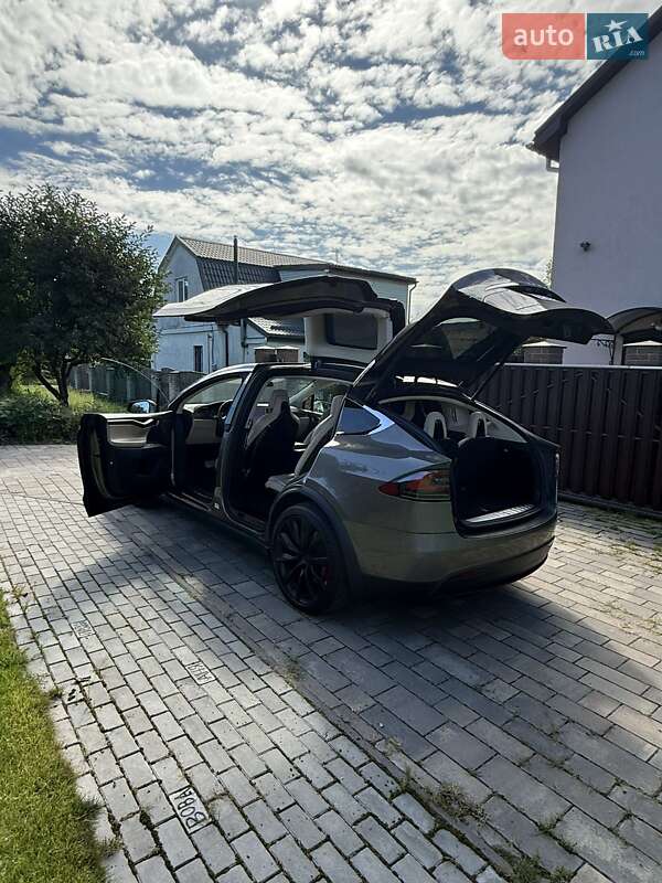 Tesla Model X 2016