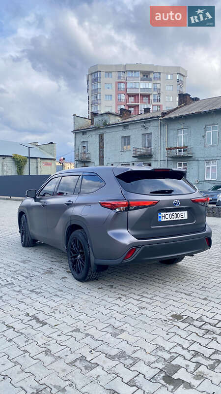 Toyota Highlander 2021