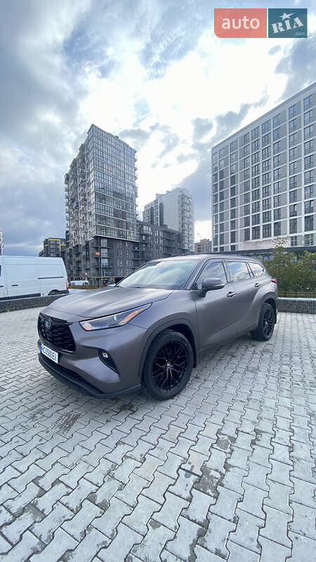 Toyota Highlander 2021