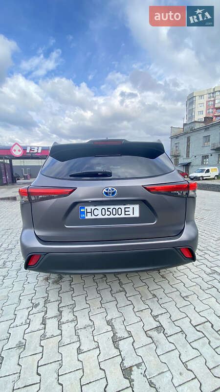 Toyota Highlander 2021