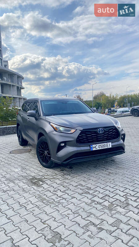 Toyota Highlander 2021