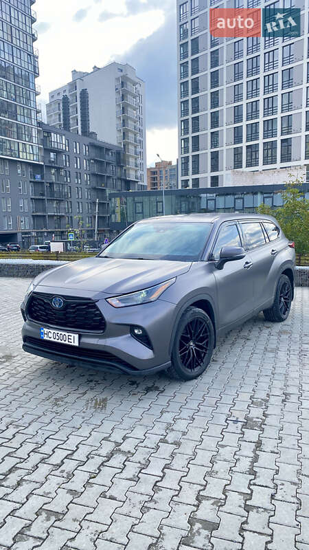 Toyota Highlander 2021