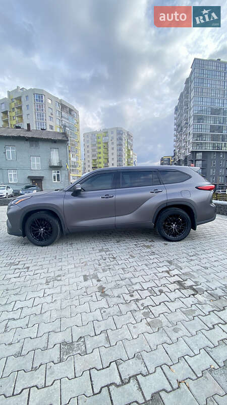 Toyota Highlander 2021