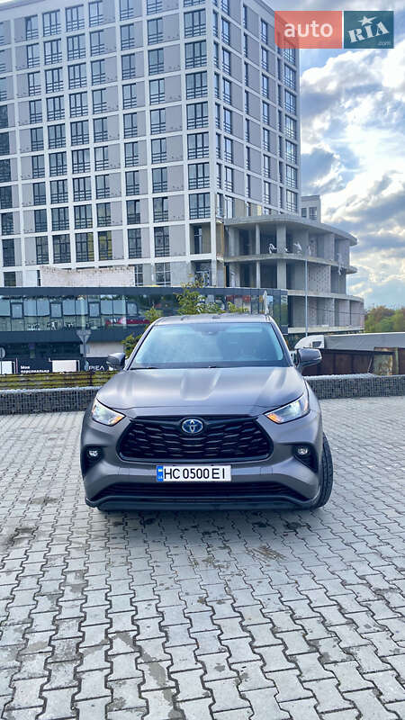 Toyota Highlander 2021