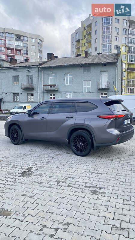 Toyota Highlander 2021