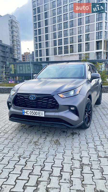 Toyota Highlander 2021