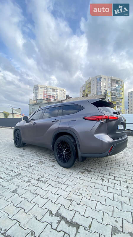 Toyota Highlander 2021