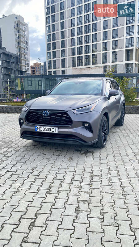 Toyota Highlander 2021