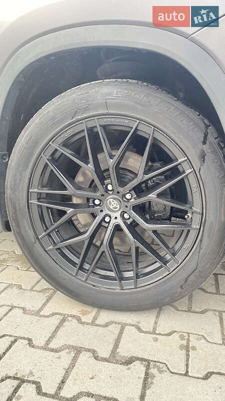 Toyota Highlander 2021