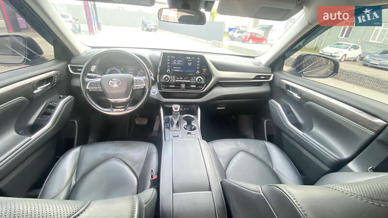 Toyota Highlander 2021