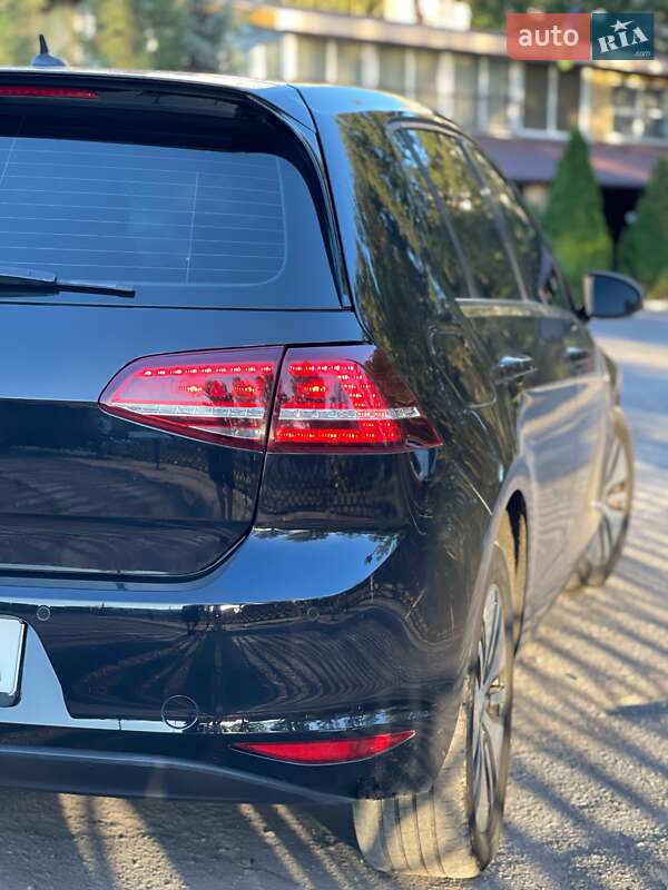 Volkswagen e-Golf 2016