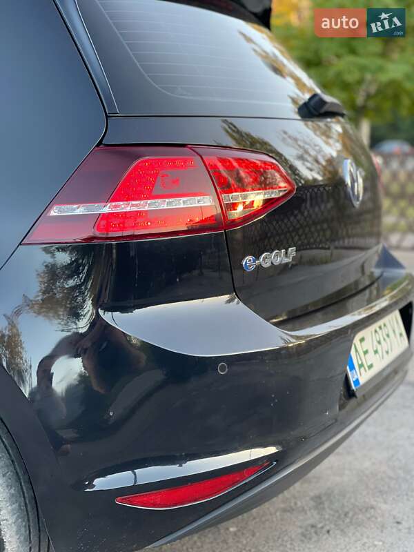 Volkswagen e-Golf 2016