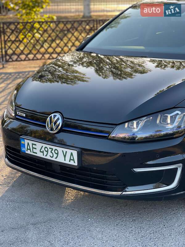 Volkswagen e-Golf 2016