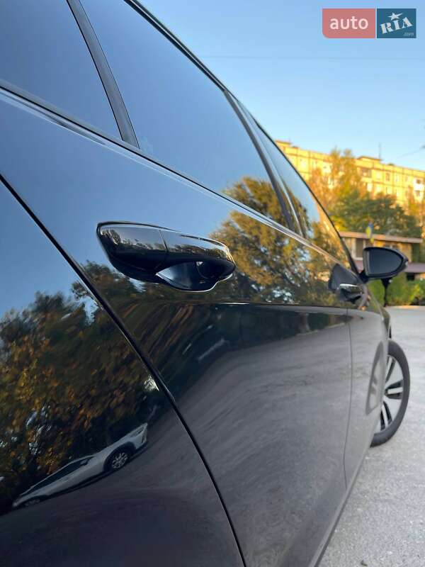 Volkswagen e-Golf 2016