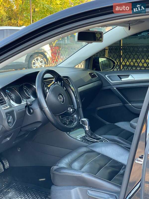 Volkswagen e-Golf 2016