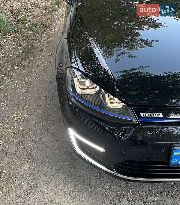 Volkswagen e-Golf 2016