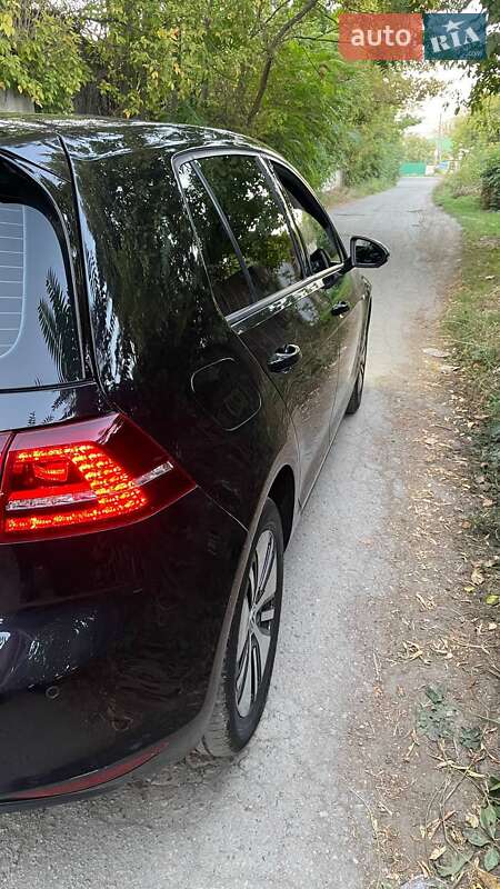 Volkswagen e-Golf 2016