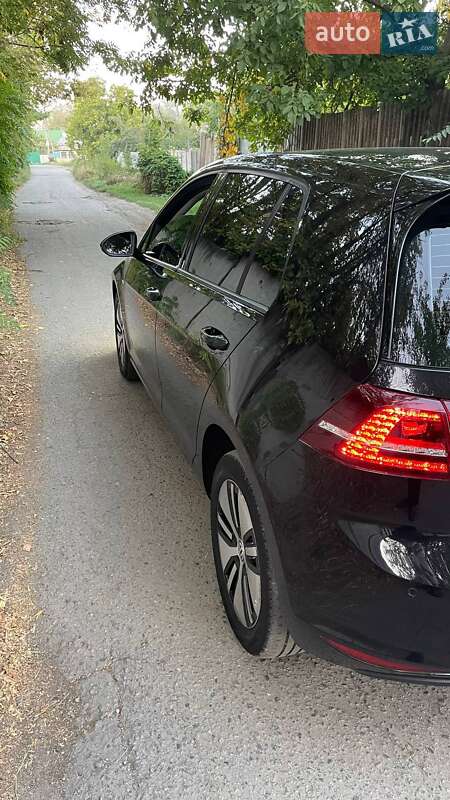 Volkswagen e-Golf 2016