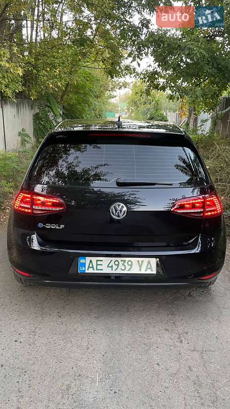 Volkswagen e-Golf 2016