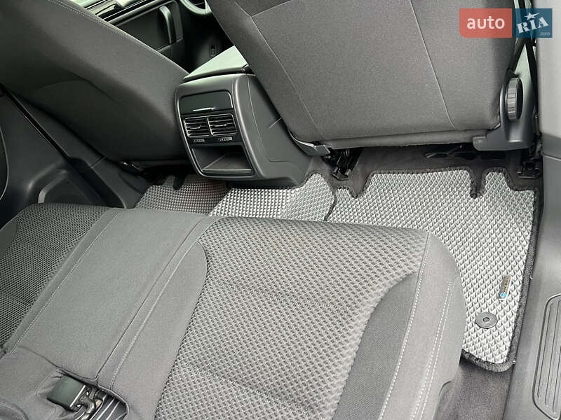 Volkswagen Touareg 2012