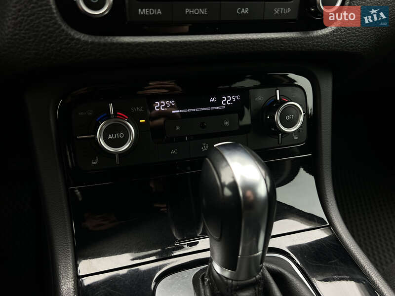 Volkswagen Touareg 2012