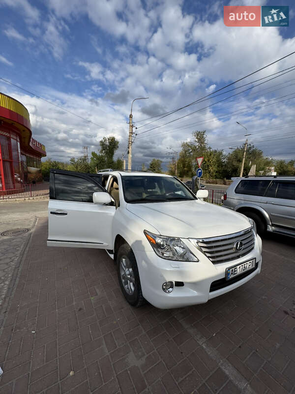 Lexus LX 2008