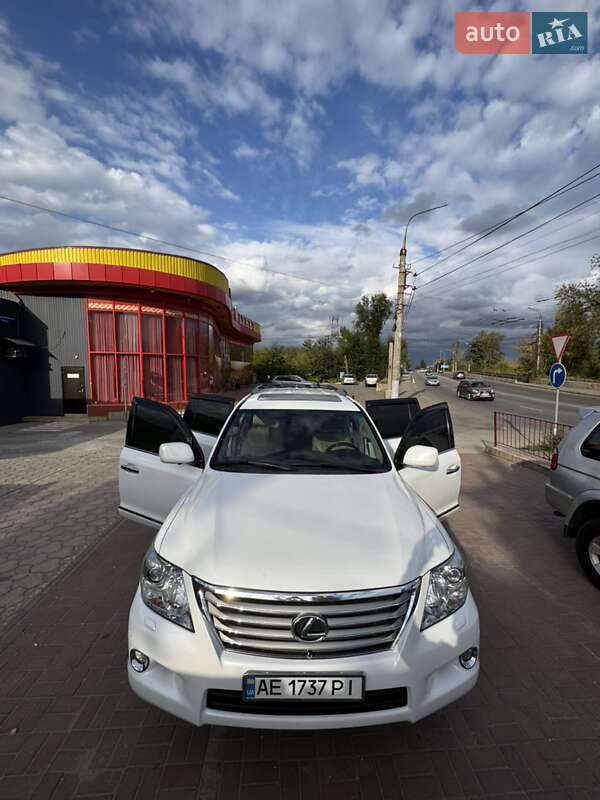 Lexus LX 2008