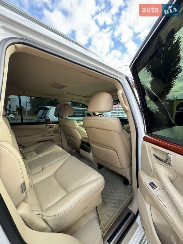 Lexus LX 2008