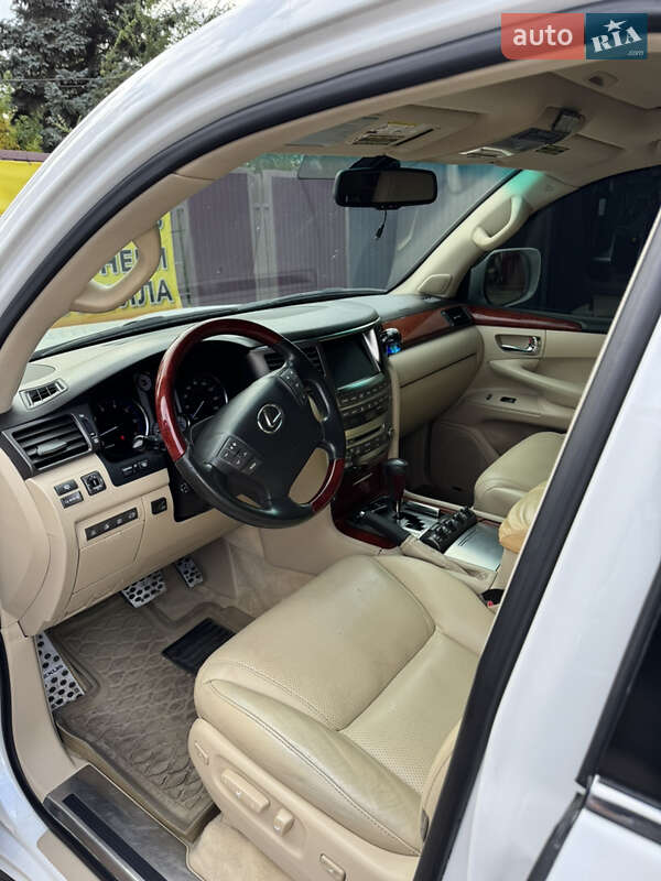Lexus LX 2008