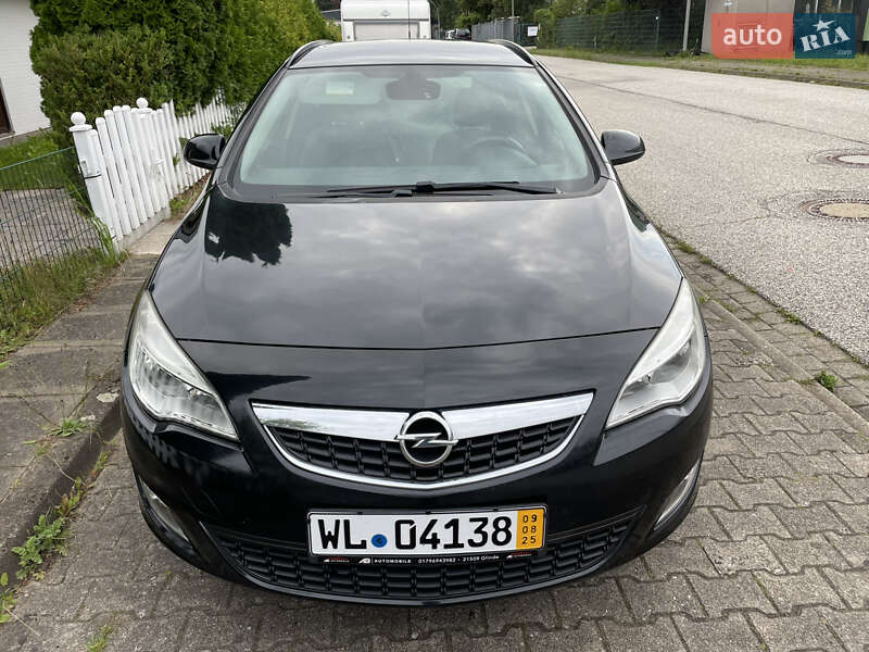 Opel Astra 2012