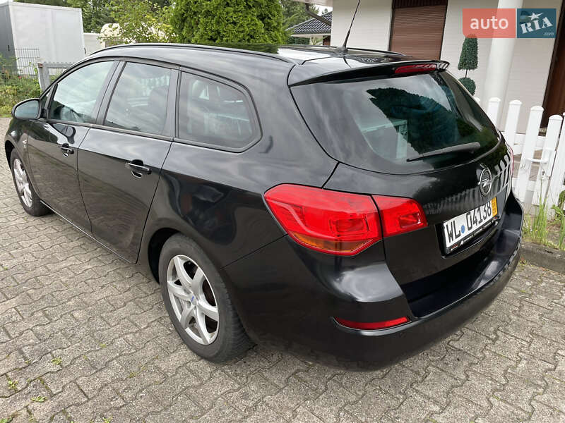 Opel Astra 2012