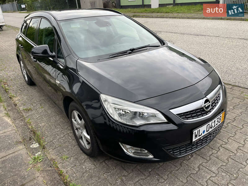 Opel Astra 2012