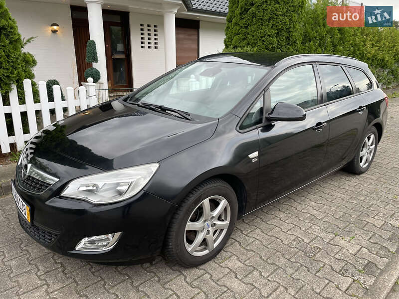 Opel Astra 2012