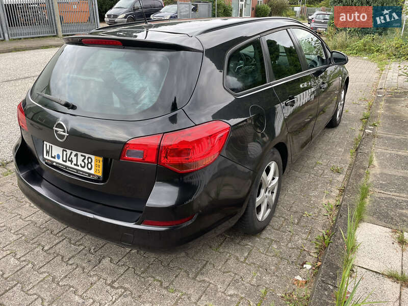Opel Astra 2012