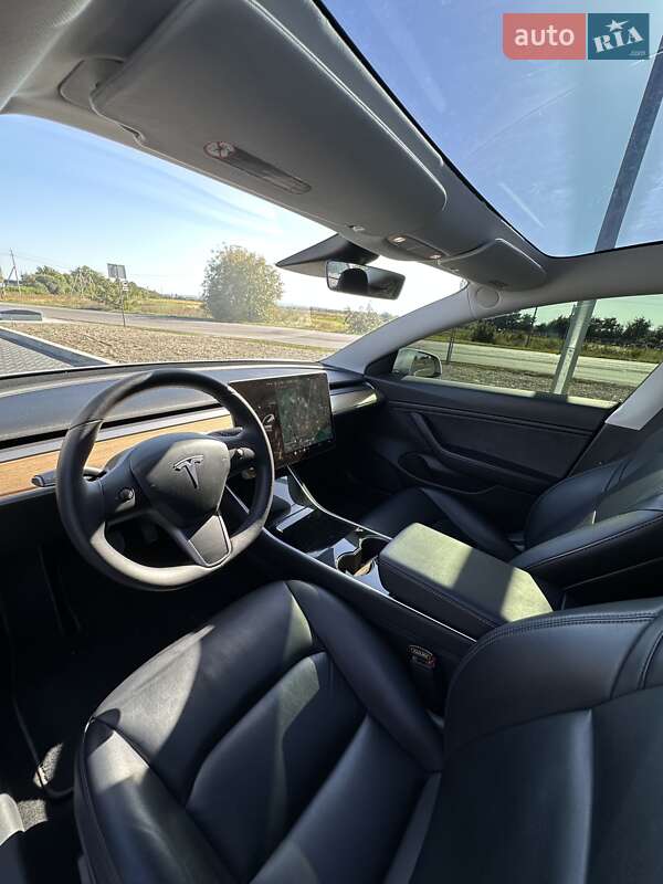 Tesla Model 3 2020
