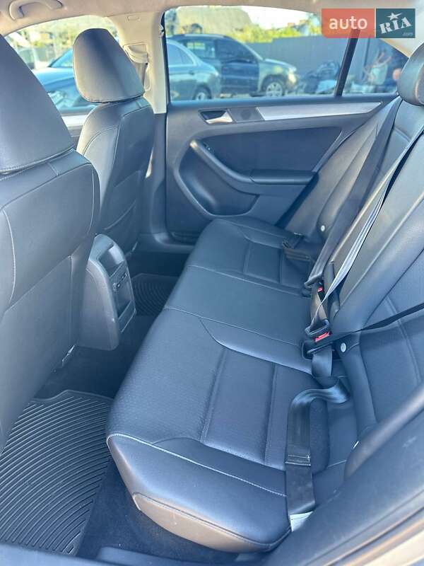 Volkswagen Jetta 2013