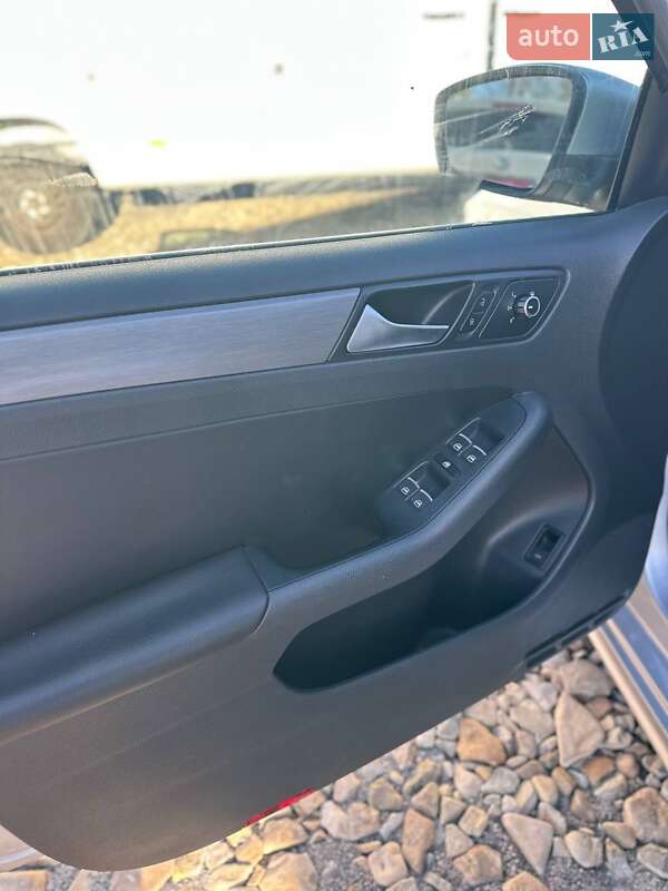 Volkswagen Jetta 2013