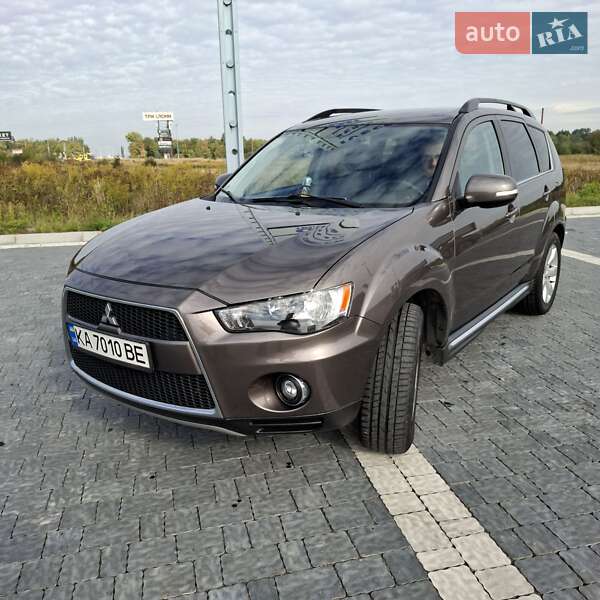 Mitsubishi Outlander 2011
